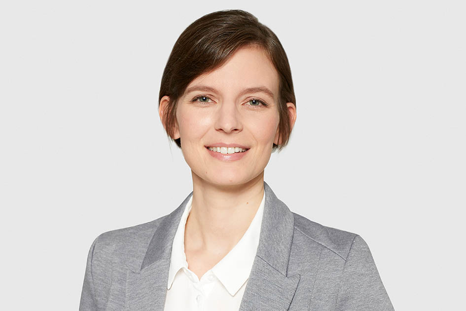 Lena Knauder, Consultant